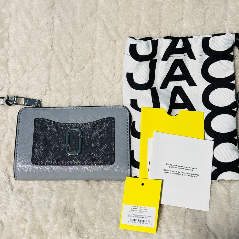 Marc Jacobs Snapshot compact wallet
